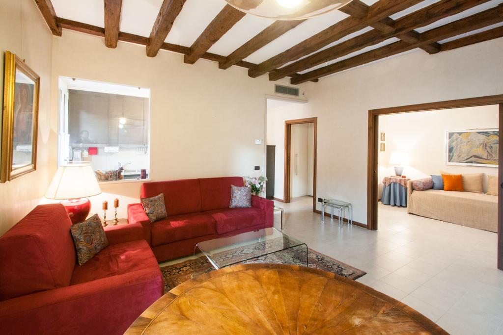 Ca San Salvador Apartment *
